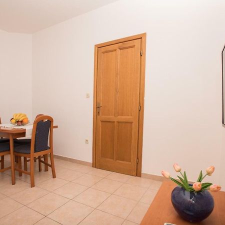 Villa Ivka Tučepi エクステリア 写真