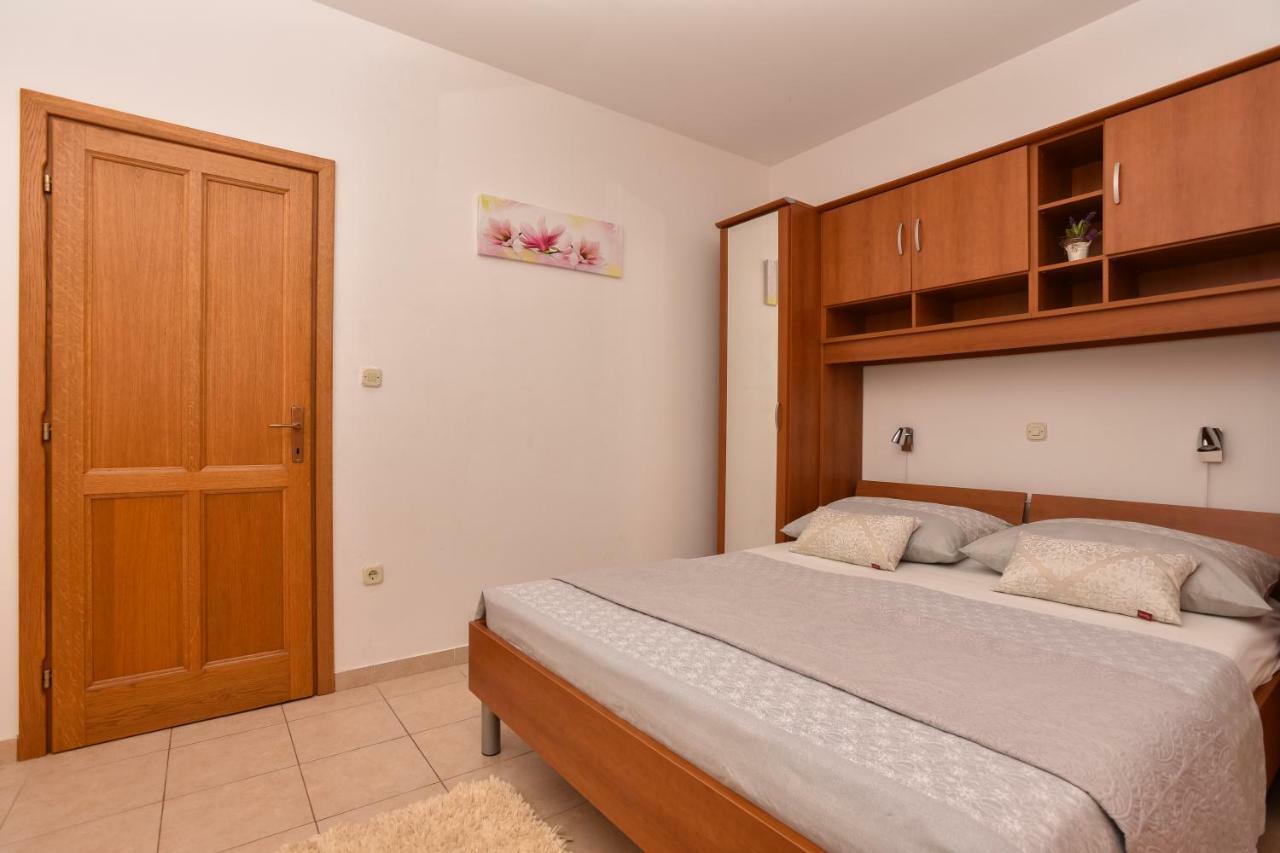 Villa Ivka Tučepi エクステリア 写真