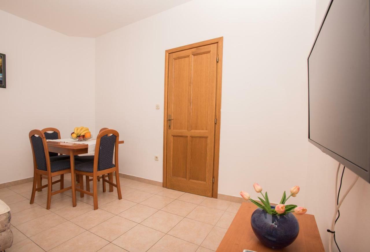 Villa Ivka Tučepi エクステリア 写真